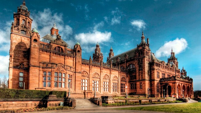 The handsome façade of the Kelvingrove Gallery and Museum