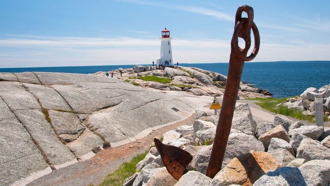 Peggy's Cove & Titanic – Adult Only Departure
