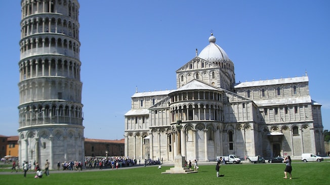 Pisa’s Miracle Square, including its famous leaning tower and cathedral Pisa’s Miracle Square, including its famous leaning tower and cathedral