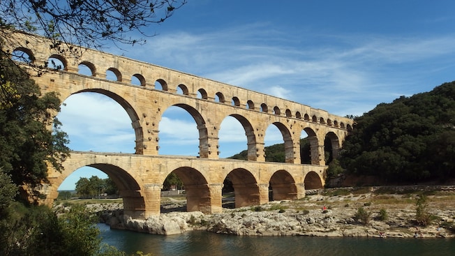 Pont du Gard Aqueduct & Avignon Sightseeing Pont du Gard Aqueduct & Avignon Sightseeing