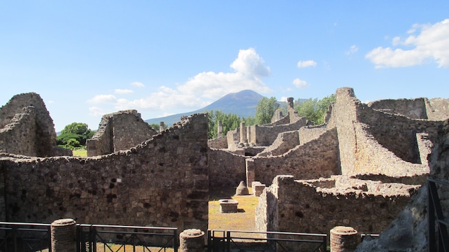 Las ruinas de piedra de un vecindario de Pompeya Las ruinas de piedra de un vecindario de Pompeya
