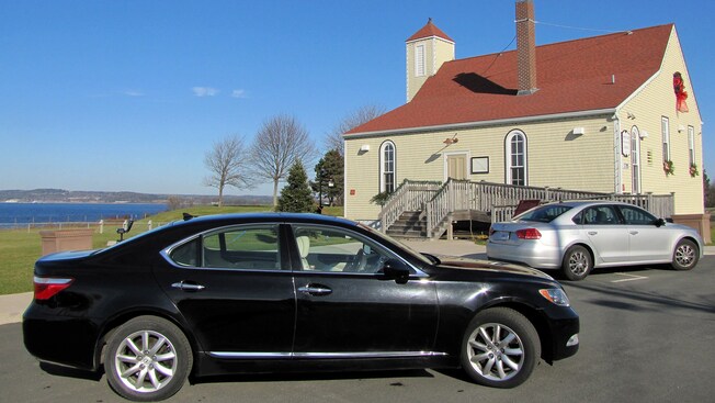 Sydney by Private Vehicle – 8-Hour Sedan with Driver