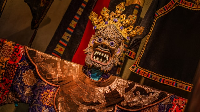 Los Huéspedes en un tren azotado por el clima sonríen con satisfacción cuando termina el paseo