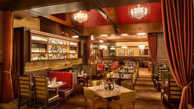 The décor at Trattoria al Forno Restaurant on Disney’s BoardWalk is warm, elegant and family-friendly.