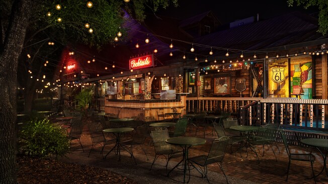 Wide-angle view of the Front Porch bar and outdoor patio at House of Blues