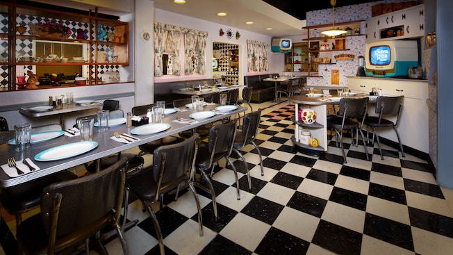 Dining area with knick-knacks and memorabilia from the 1950s at 50's Prime Time Café 