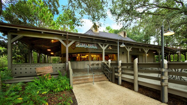 Exterior of Muddy Rivers pool bar at Disney's Port Orleans Resort – Riverside