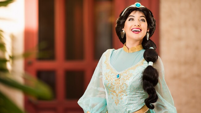 La Princesa Jasmine sonríe