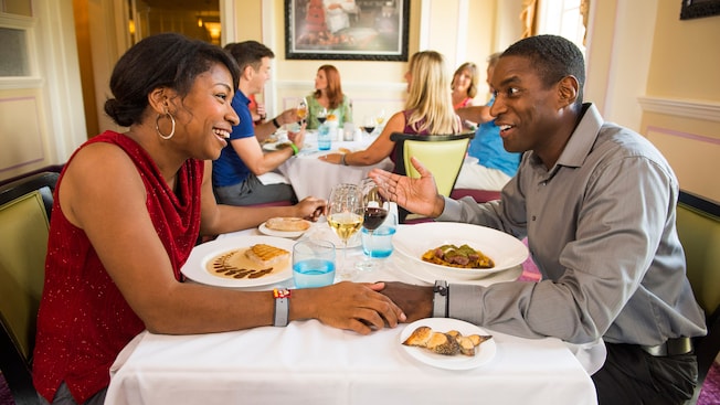 average meal cost in disney world for two people