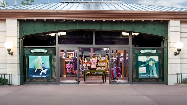 Exterior de la tienda de regalos Port of Entry en World Showcase en Epcot