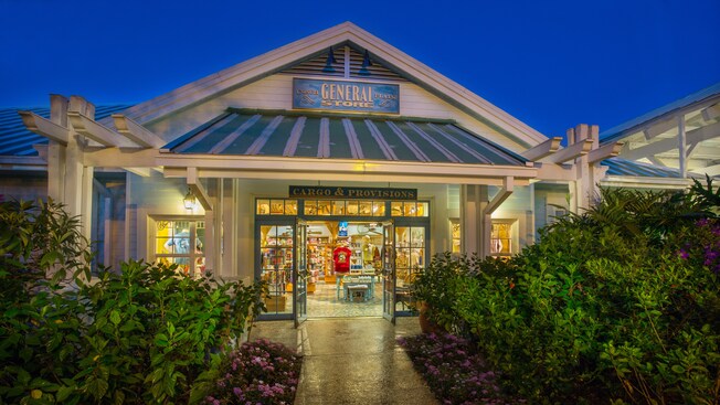 Arbustos en la entrada de Conch Flats General Store en Disney's Old Key West Resort