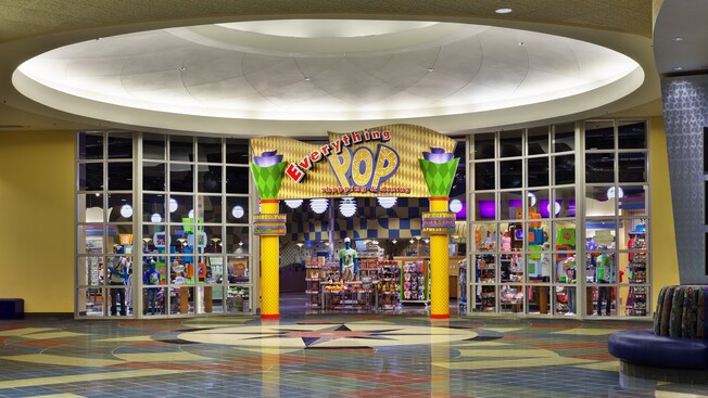 Frente de la tienda Everything Pop Shopping and Dining en Disney's Pop Century Resort