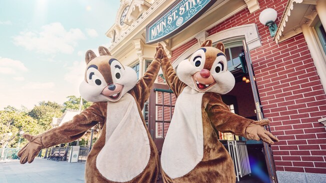 チップ　デール　香港　ディズニー　15周年 チップ & デール | キャラクター | 香港ディズニーランド・リゾート
