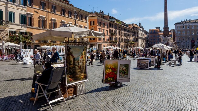 An outdoor market at Piazza Navona in Rome