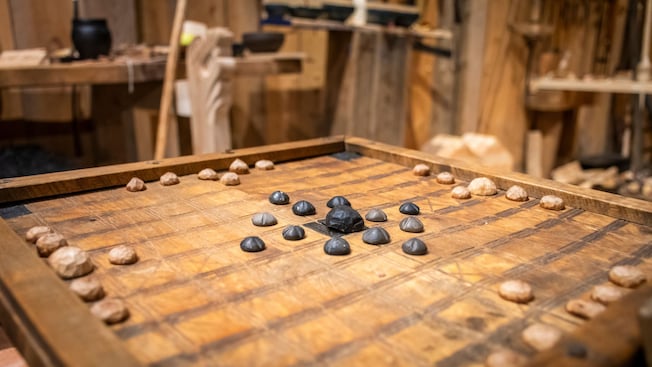 Uma réplica do jogo de tabuleiro viking "Hnefatafl" Uma réplica do jogo de tabuleiro viking "Hnefatafl"