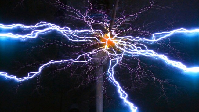 Corrientes eléctricas emitidas por una bobina Tesla