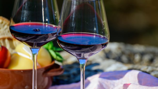 2 glasses of wine 2 glasses of wine