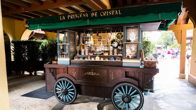 The La Princesa de Cristal kiosk shop at Epcot