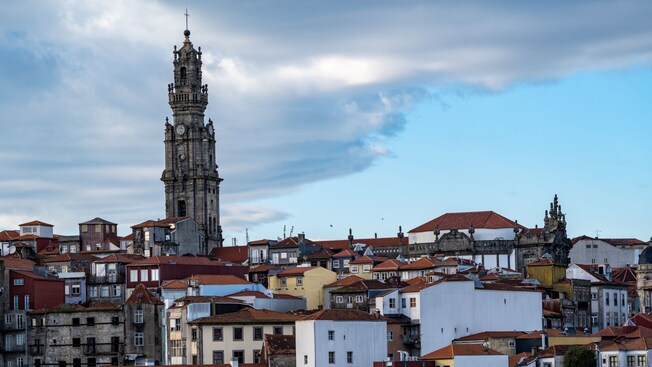 Clerigos Tower overlooking buildings in Porto