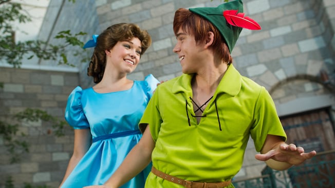 《小飞侠彼得潘》（Peter Pan）和温蒂（Wendy）