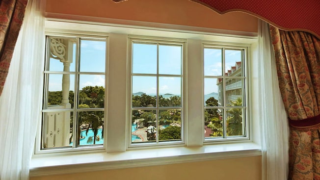 hong kong disneyland