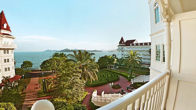 hong kong disneyland