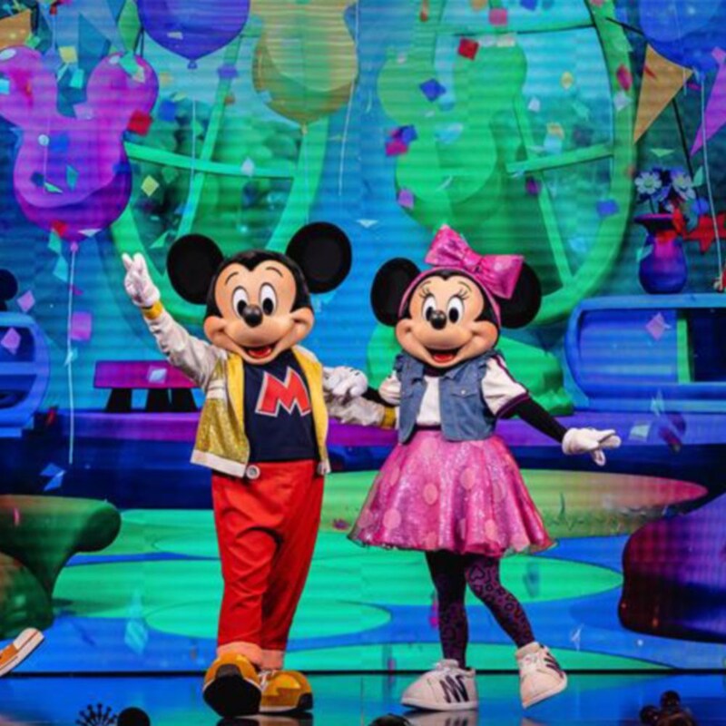 Goofy, Mickey Mouse, Minnie Mouse y Daisy Duck en el escenario durante Disney Jr. Mickey Mouse Clubhouse Live!