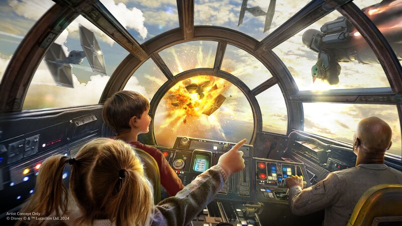 Una familia de 4 integrantes en la atracción Millennium Falcon, donde ven al Mandalorian y a Grogu en vuelo