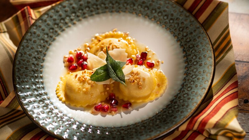 Ravioles de mascarpone y calabaza de Forest and Field Marketplace, en EPCOT International Food & Wine Festival