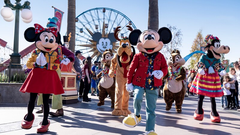 Minnie Mouse, Goofy, Pluto, Chip and Dale, Clarabelle Cow and Mickey Mouse performing during Mickey’s Happy Holidays