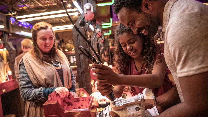 Droid Depot Salt & Pepper Shaker and Glassware Now Available at Disney's  Hollywood Studios - WDW News Today