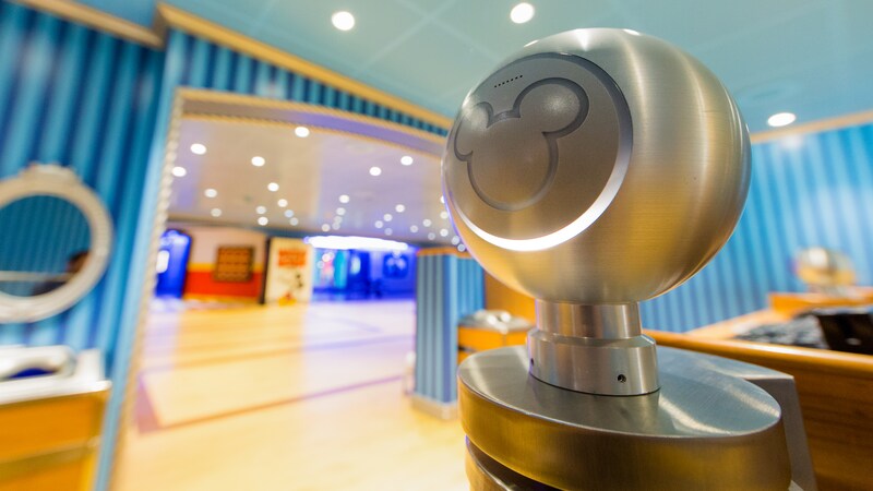 A Magic Band scanner at Disneys Oceaneer Youth Club on the Disney Fantasy