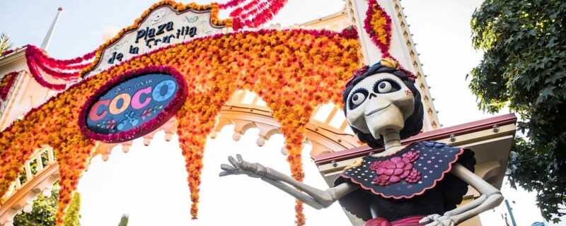 A sculpture of Mama Imelda from ′Coco′ next to Plaza de la Familia main entrance at the Disneyland Resort