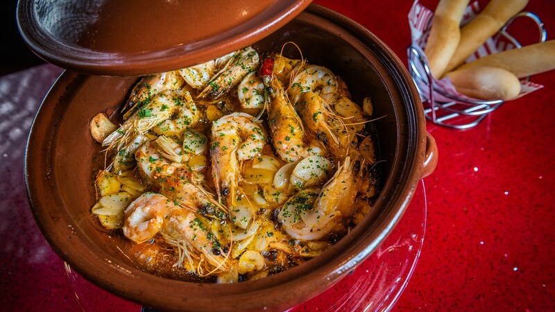 A pot full of Gambas a la Zahara, a meal featuring sauteed shrimp