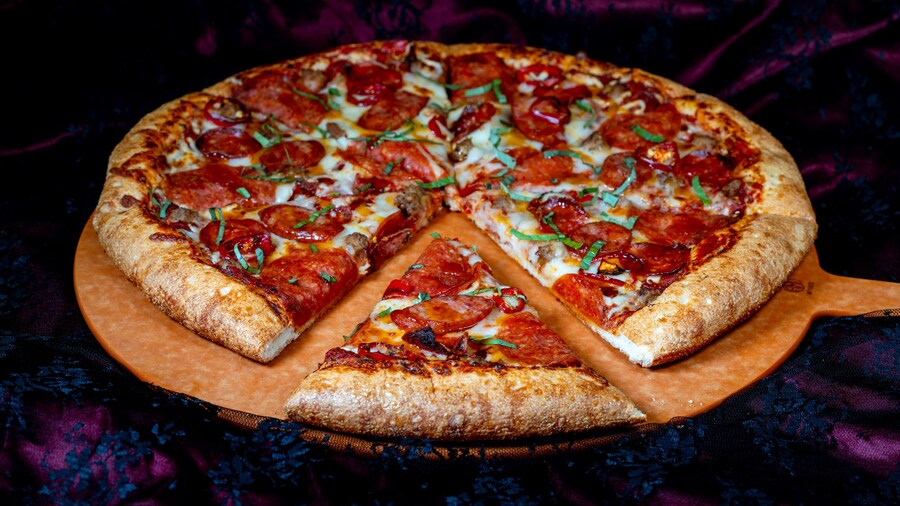 A Haunted Heatwave Pizza from Alien Pizza Planet