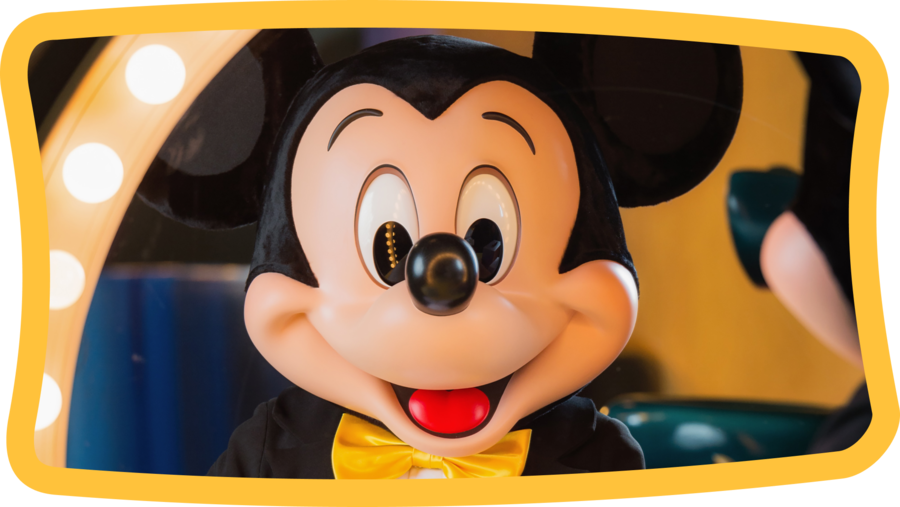 マーク・コート「SUNDAY IN THE PARK WITH MICKEY」 Stop by Toontown after Wondrous Journeys and you can get a
