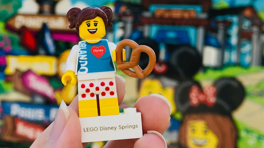 Vægt Korrekt Recollection Build Your Own LEGO Minifigure to Celebrate National LEGO Day at Disney  Springs | Disney Springs
