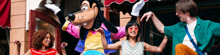 Goofy and Friends Dancing