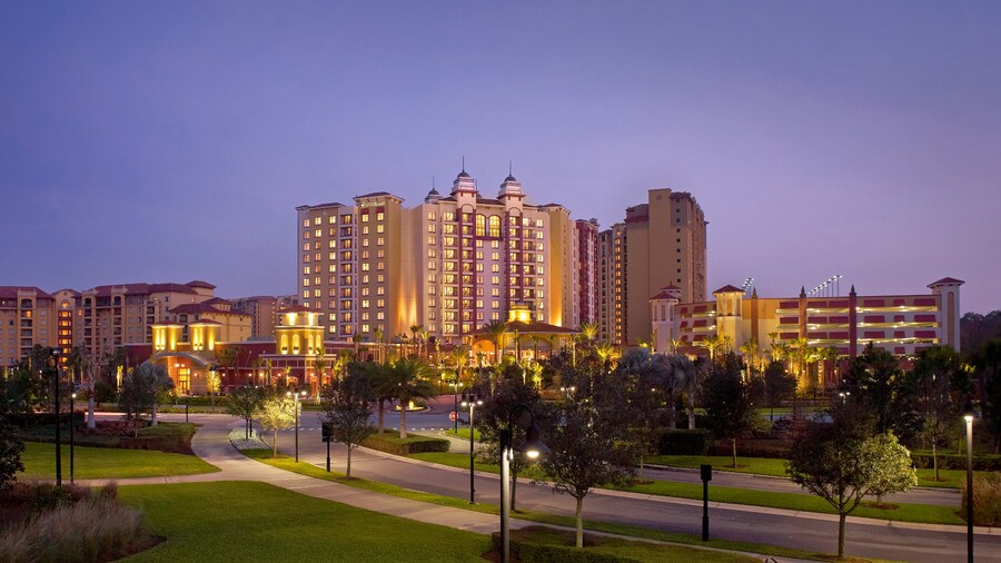 Le Wyndham Grand Orlando Resort Bonnet Creek le soir