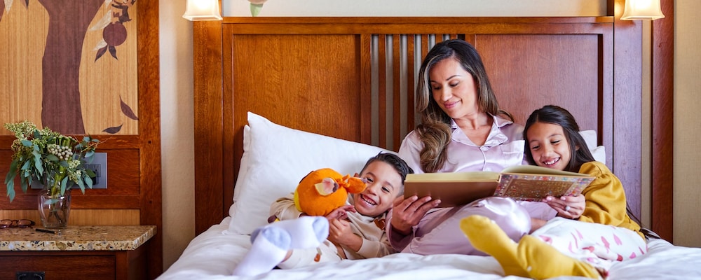 Family enjoying a Disneyland Resort vacation